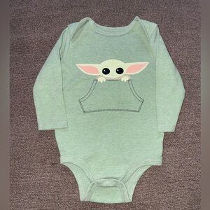 🌌 Star Wars Baby Yoda Onesie – Size 12M – Long Sleeve – Unisex – Like New! 🍼